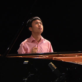 Hyeonjun Jo plays Messiaen